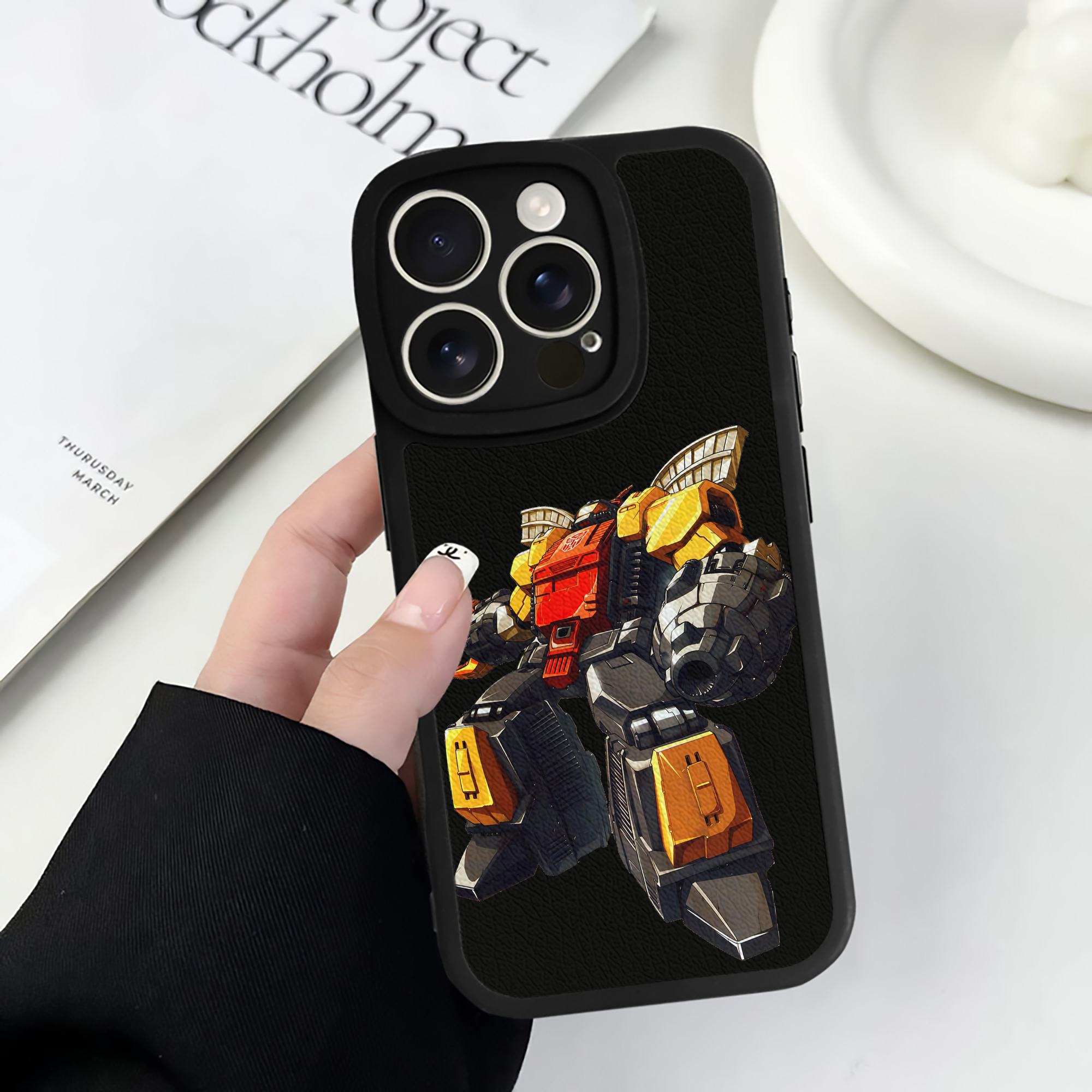 （画像用） Transformers トランスフォーマー 【iPhone 16シリーズ対応】シリコンスマホケース（レザー調） 材質：シリコン